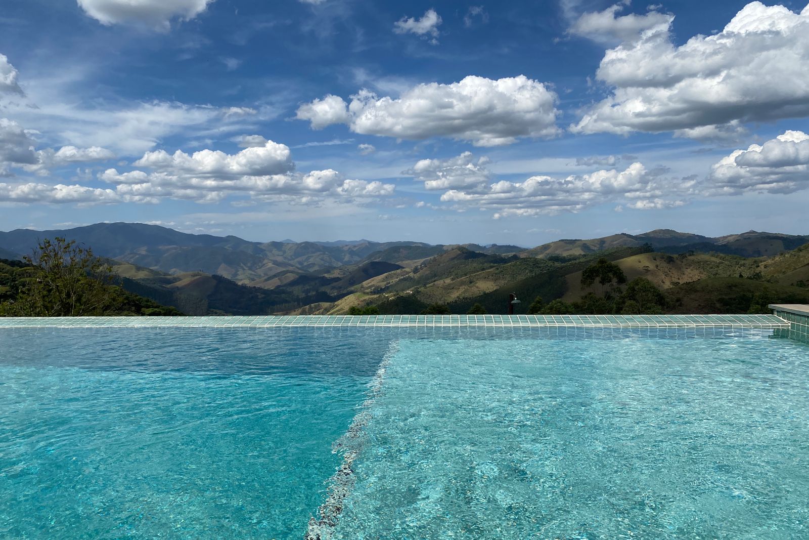 Twilight Pool with Water Features – Central